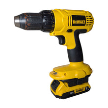 Lade das Bild in den Galerie-Viewer, DeWalt 20V auf DeWalt 18V Batterieadapter

