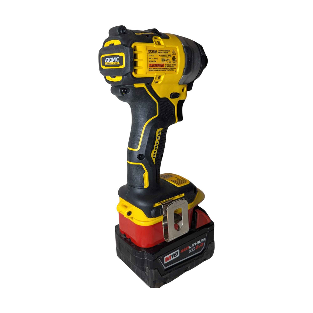 Milwaukee 18V auf DeWalt 20V Batterieadapter